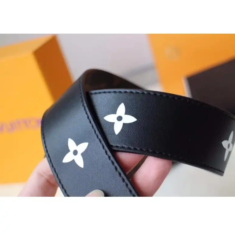 19B570099 LV Bags 0803